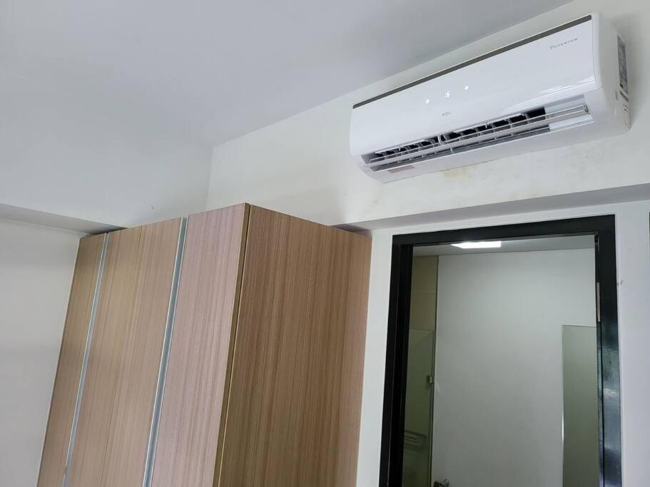 Luxury @ Bgc Sleeps 6 Comfortably Fast Wifi Pool! Apartment มะนิลา ภายนอก รูปภาพ
