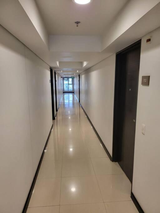 Luxury @ Bgc Sleeps 6 Comfortably Fast Wifi Pool! Apartment มะนิลา ภายนอก รูปภาพ